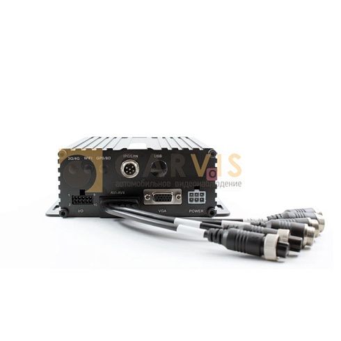 Черный автомобильный видеорегистратор CARVIS MD-444HDD Lite с металлическим корпусом, ребрами охлаждения, портом USB, слотом для карты памяти и светодиодными индикаторами состояния работы, с подключенными кабелями с разъемами для установки в системы видеонаблюдения.